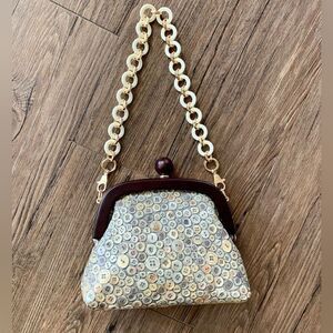 Handmade Genuine Leather Relief Button Pattern Push-lock Clutch/Crossbody